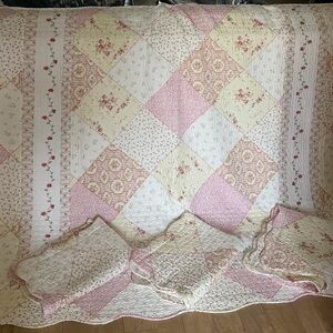 Gold Cost Twin Quilt and 3 shams Pastel Floral Rose 4 Piece Ruffle Patchwork